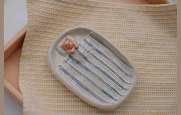 2026歡慶兒童節手作DIY體驗：小熊起床了！陶土點心盤 - 圖片