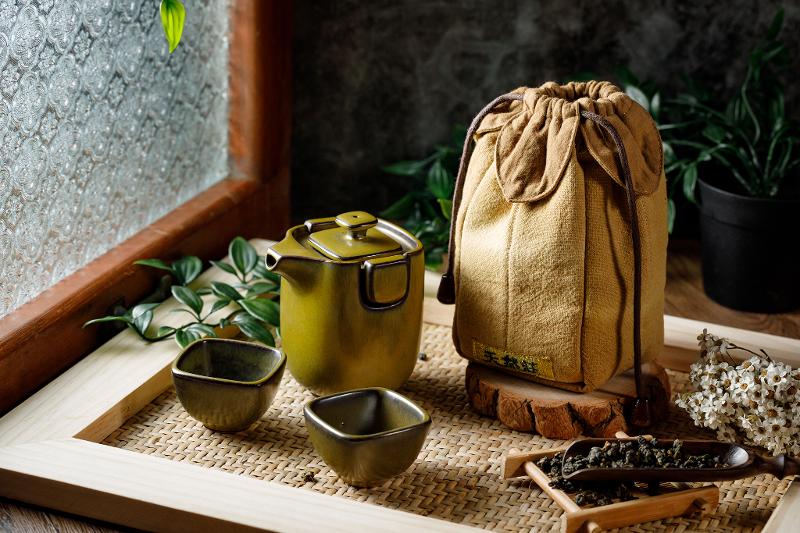 方圓茶組，共3張